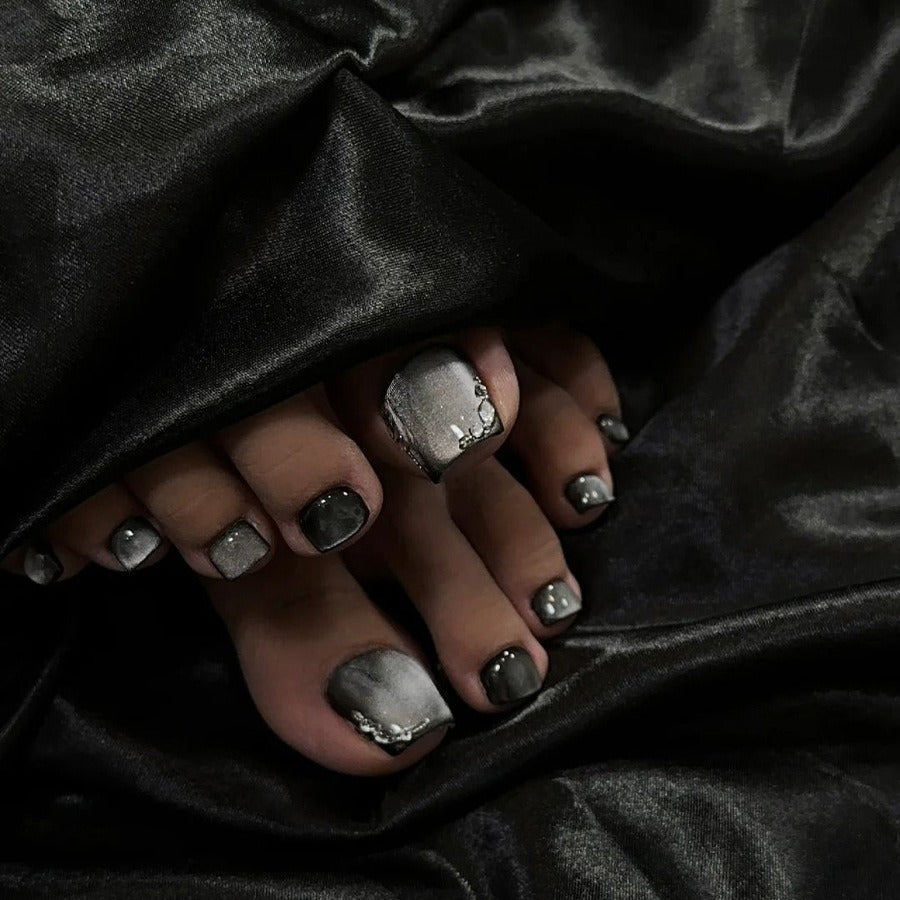 Artificial nail set with glossy surface and care accessories Stornfield