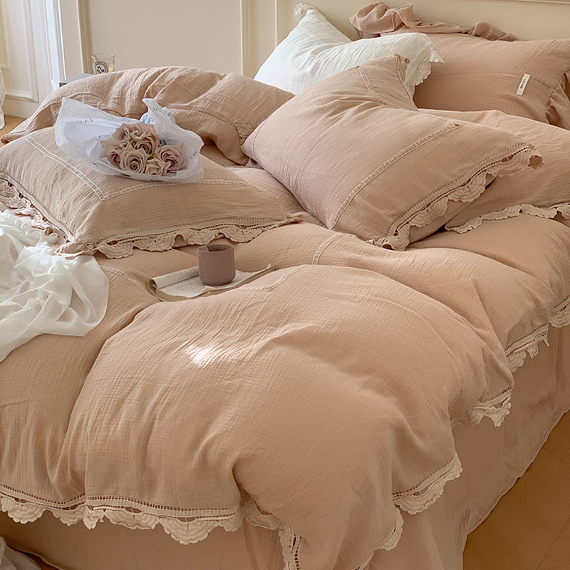 Bedding set made of cotton gauze with decorative ruffle and soft linen effect