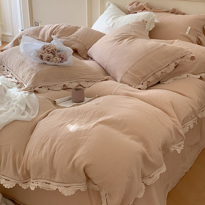 Bedding set made of cotton gauze with decorative ruffle and soft linen effect
