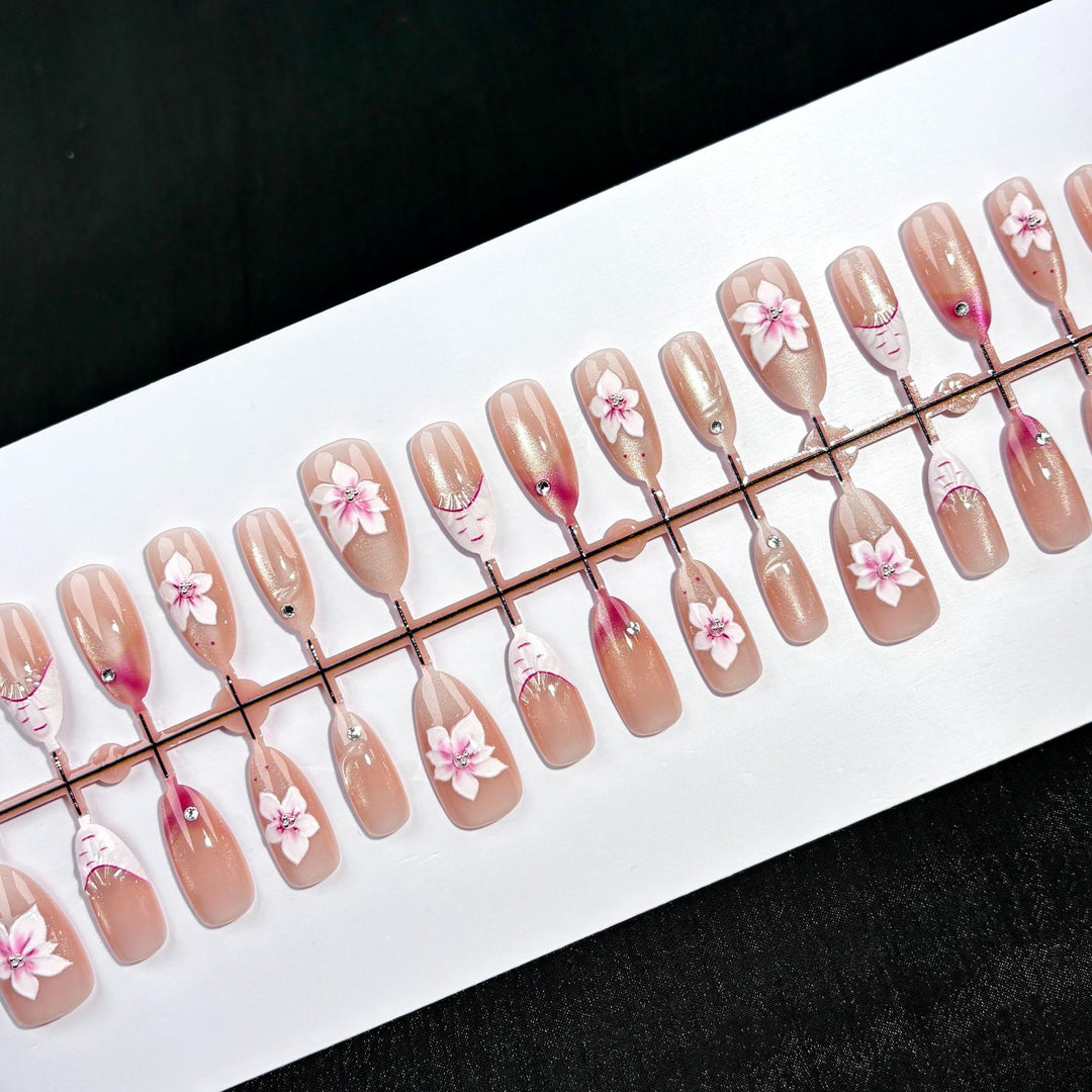 Elegant Polka Dot and Lace Press-On Nail Set