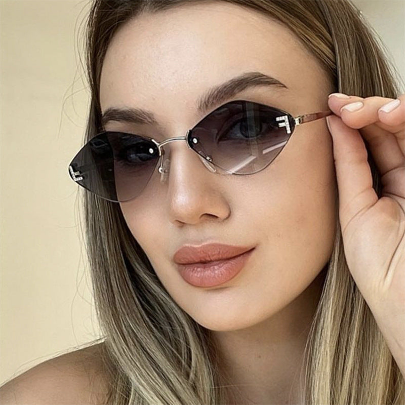 Women's geometric sunglasses in an extravagant design with gradient lenses Stornfield