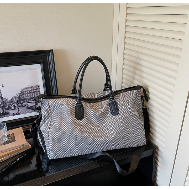 Durable travel bag with versatile interior layout Stornfield