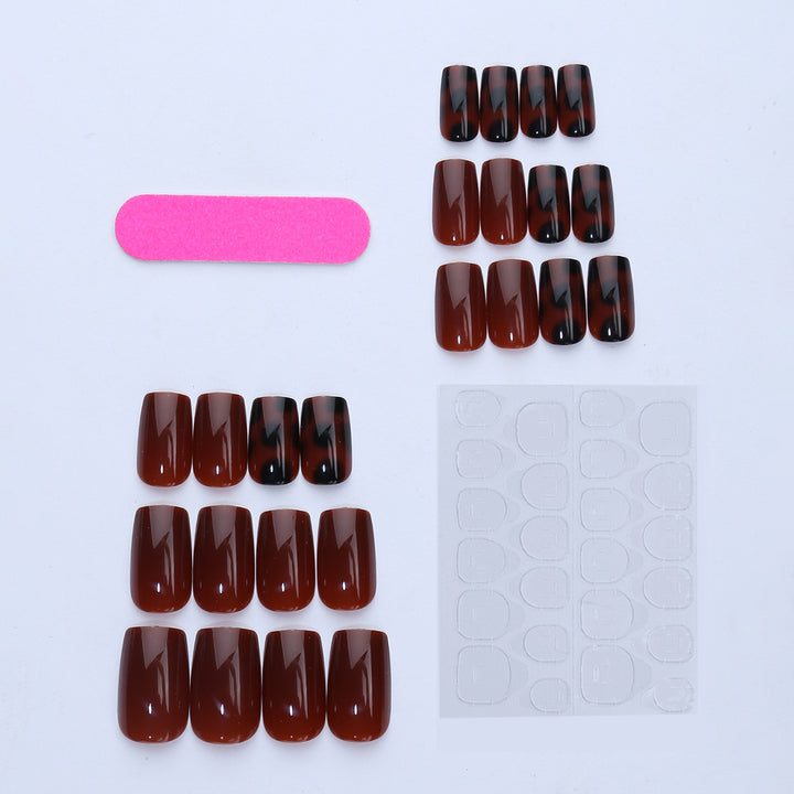 Nail art set with elegant leopard pattern Stornfield