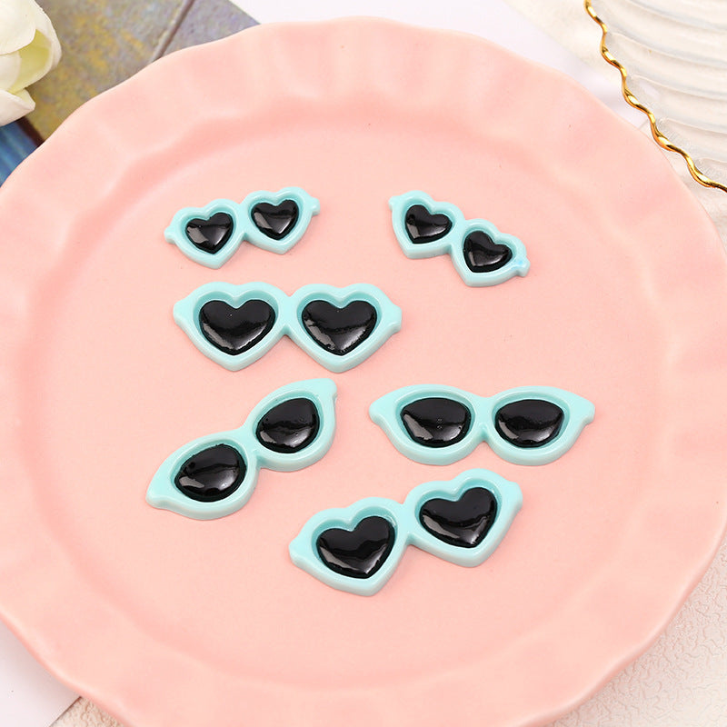 Decorative Heart-Shaped Sunglasses Clips Stornfield