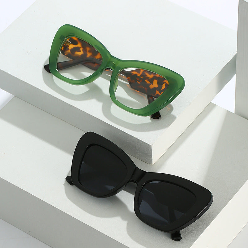 Fashion-Forward Geometric Frame Sunglasses Stornfield