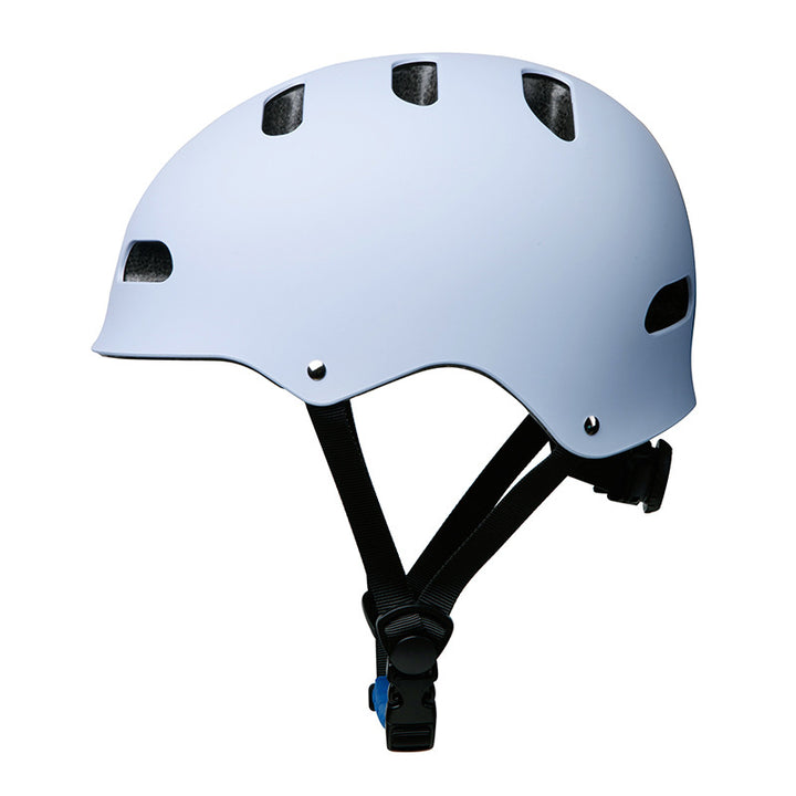 Skate helmet with advanced ventilation technology Stornfield