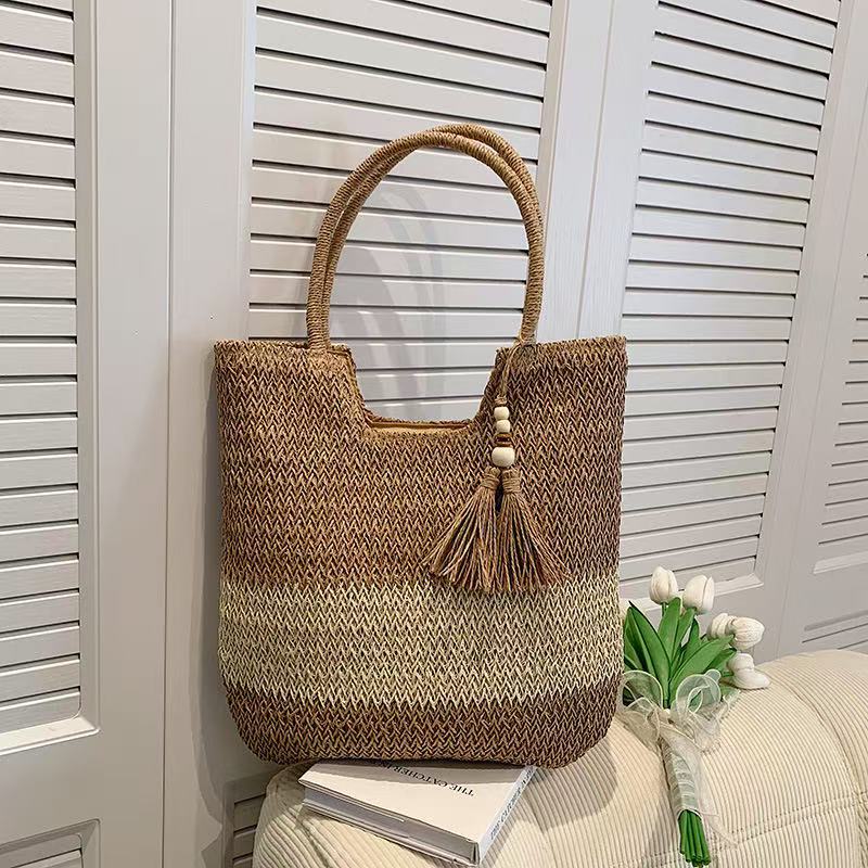 Hand-knotted Seasonal Beach Bag Stornfield