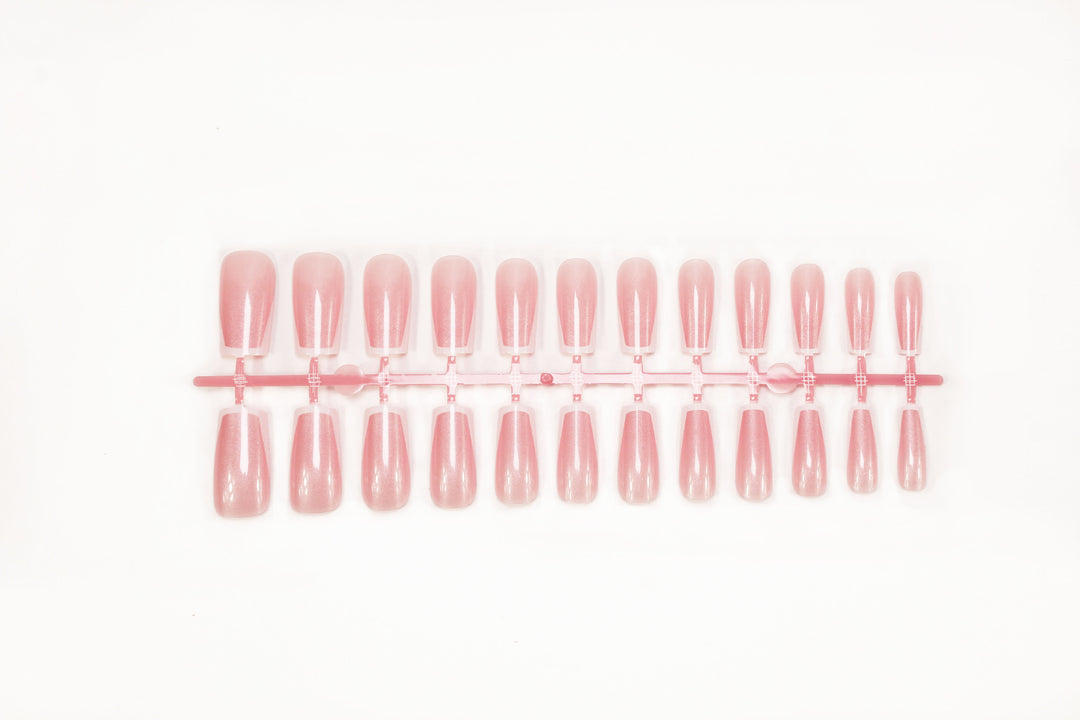 Artificial nail set with elegant French-tip design Stornfield