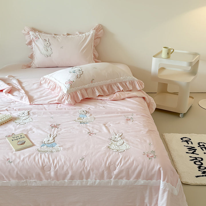 Romantic cotton bedding set with ruffles and embroidered cat motifs