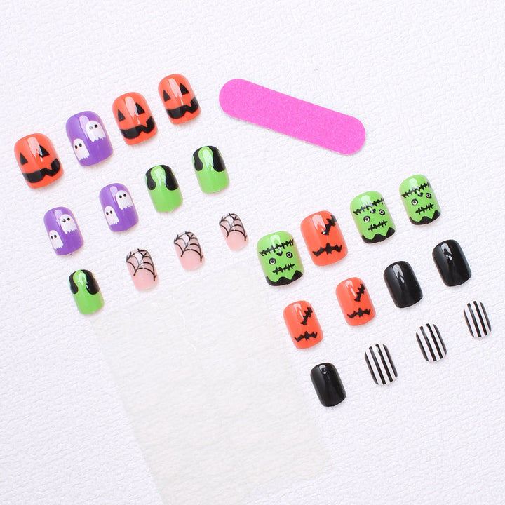 Nail art set with Halloween motifs and creative 3D accents Stornfield