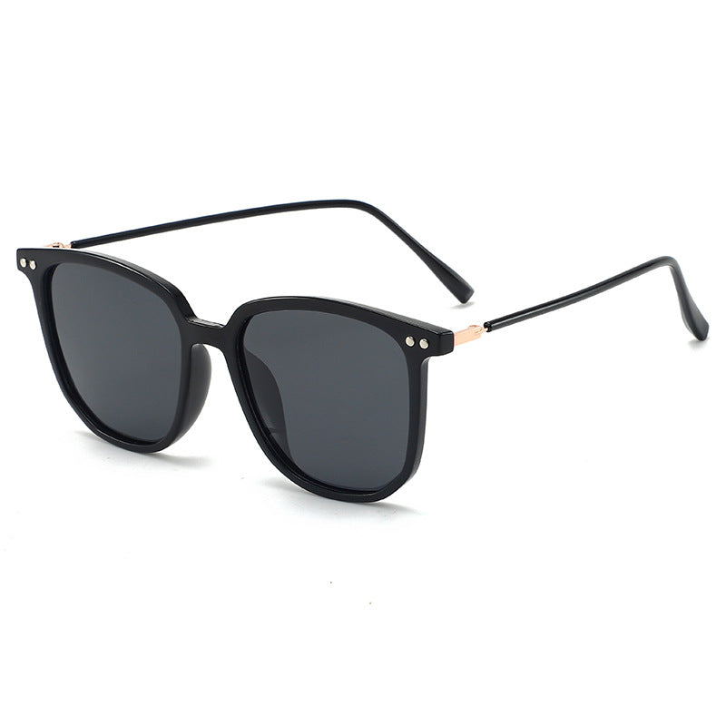 Women's fashionable oversized sunglasses with sturdy frame and UV protection Stornfield