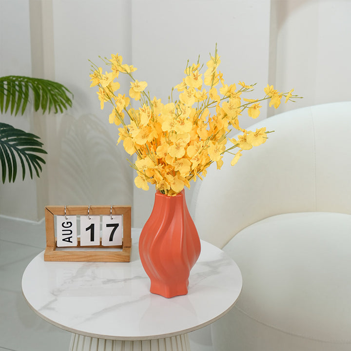 Elegant Curved Decorative Flower Vase Stornfeild