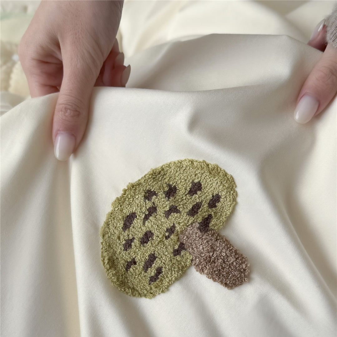 Reversible Satin-Cotton Duvet Cover Set with Embroidered Cat Appliqué and Deep-Pocket Fitted Sheet