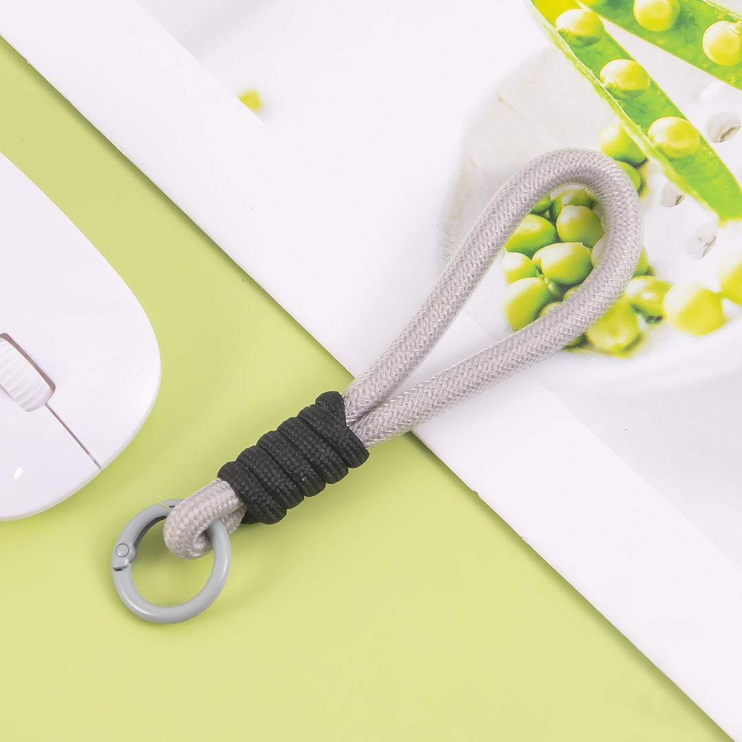 Versatile Paracord Keychain Holder Stornfield