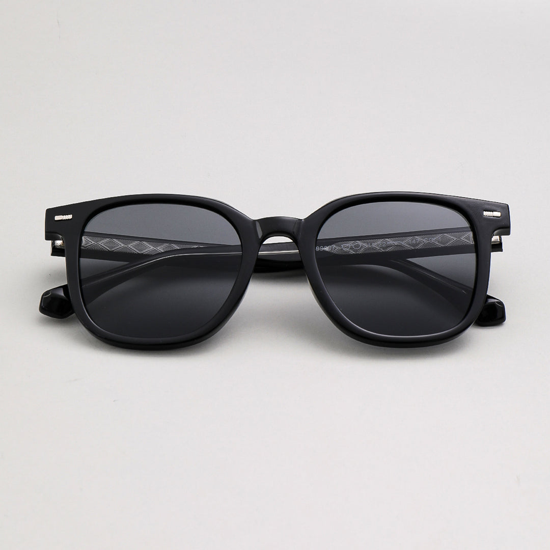 Women’s fashionable sunglasses with distinctive rectangular frame and UV protection Stornfield