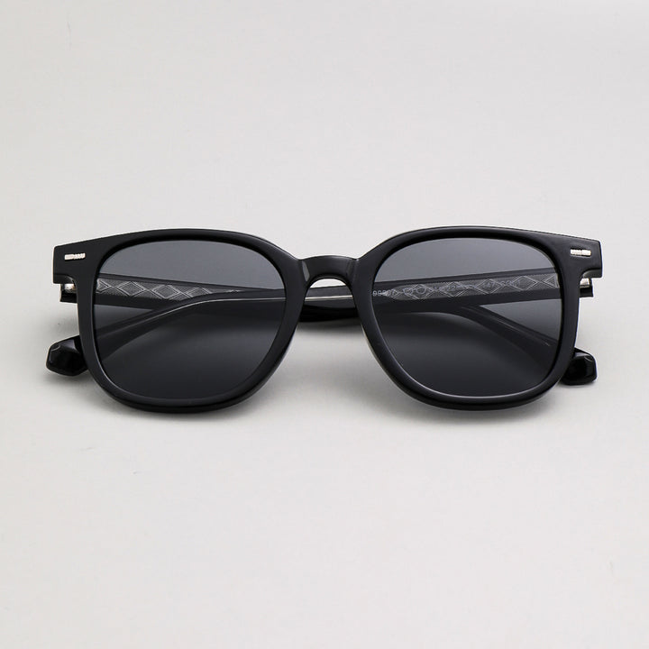 Women’s fashionable sunglasses with distinctive rectangular frame and UV protection Stornfield