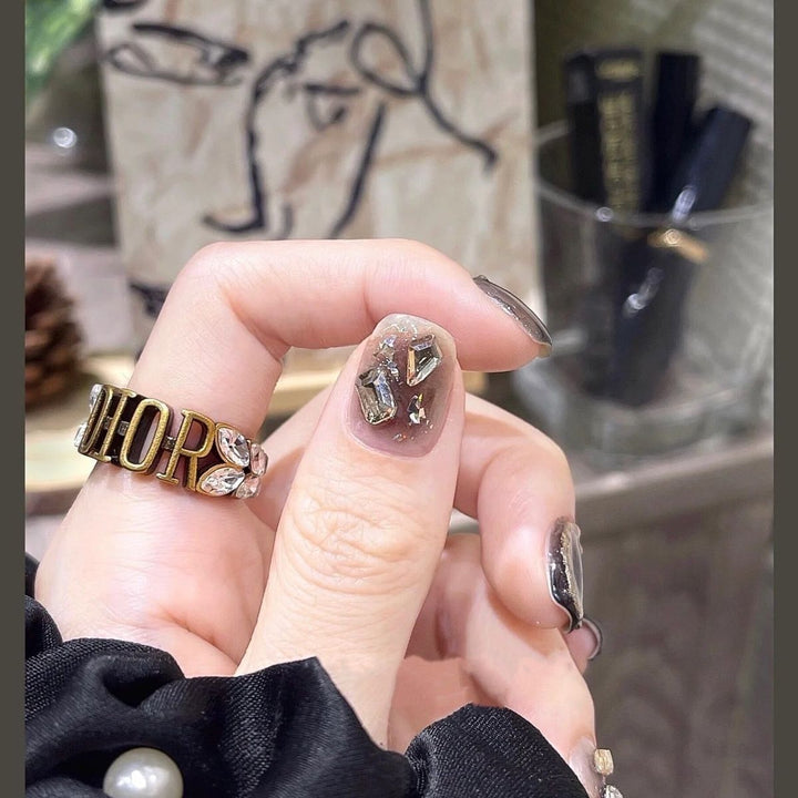 Artistic Nail Art Press-On Set Stornfield