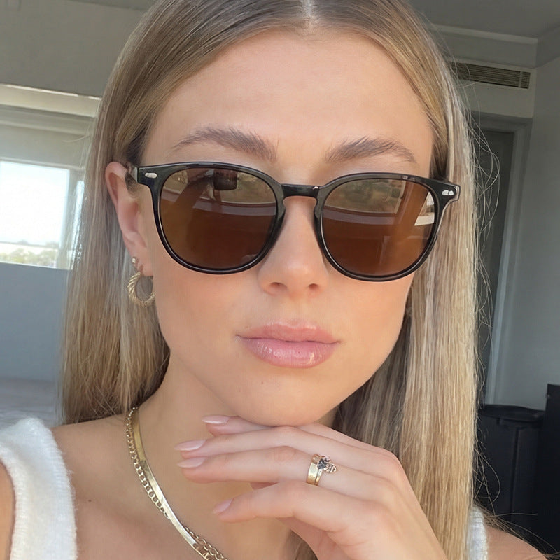 Ladies fashionable sunglasses with robust plastic frame and high-quality UV protection Stornfield