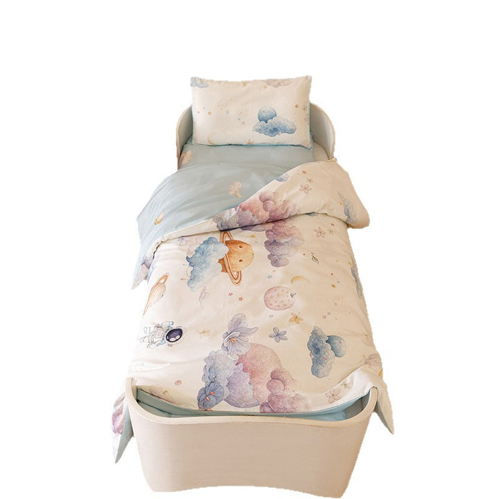 Children's bedding set with heavenly watercolor planet and cloud design made of cotton satin