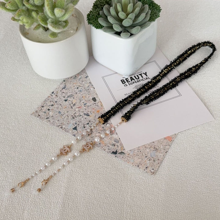 Decorative Pearl and Textured Eyewear Chain Stornfield