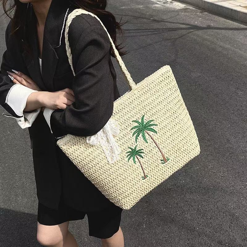 Summer basket bag with palm pattern Stornfield