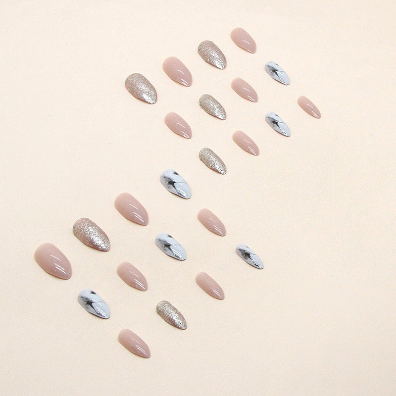 Glamorous artificial fingernails