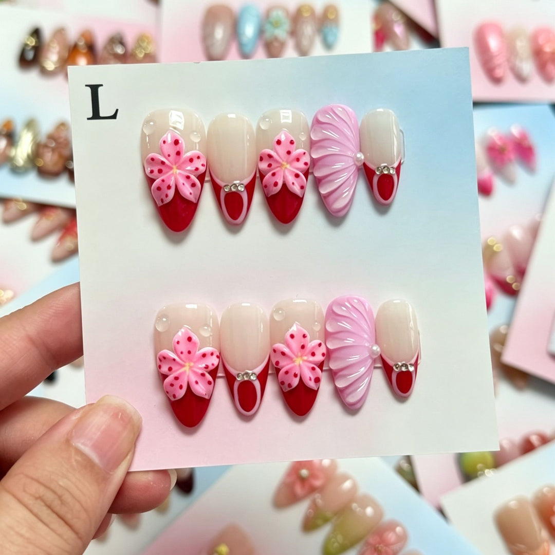 Decorative Handcrafted Press-On Nail Art Set with Beach-Inspired Designs