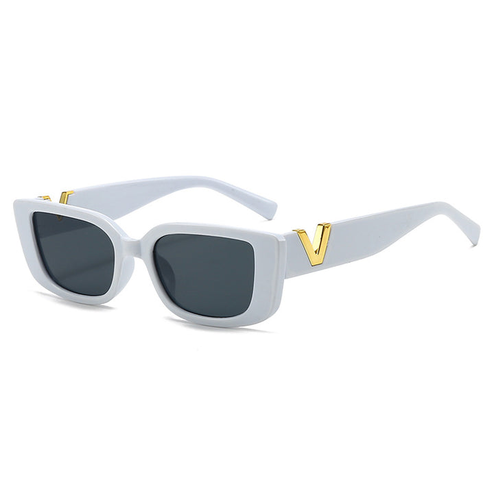 Elegant Vintage Inspired Cat-Eye Sunglasses