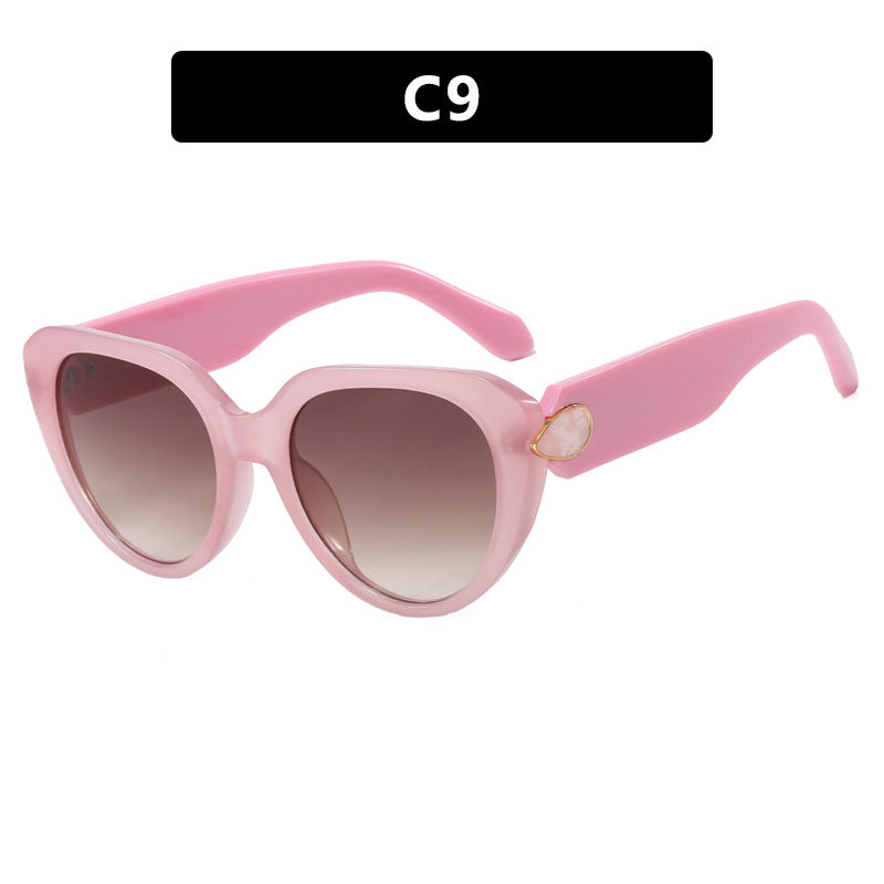 Women Cat-Eye Sunglasses with striking design and protective UV filter Stornfield
