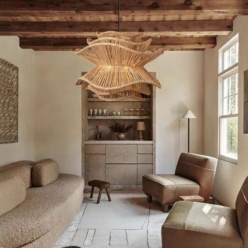 Contemporary Elegant Wavy Pendant Light