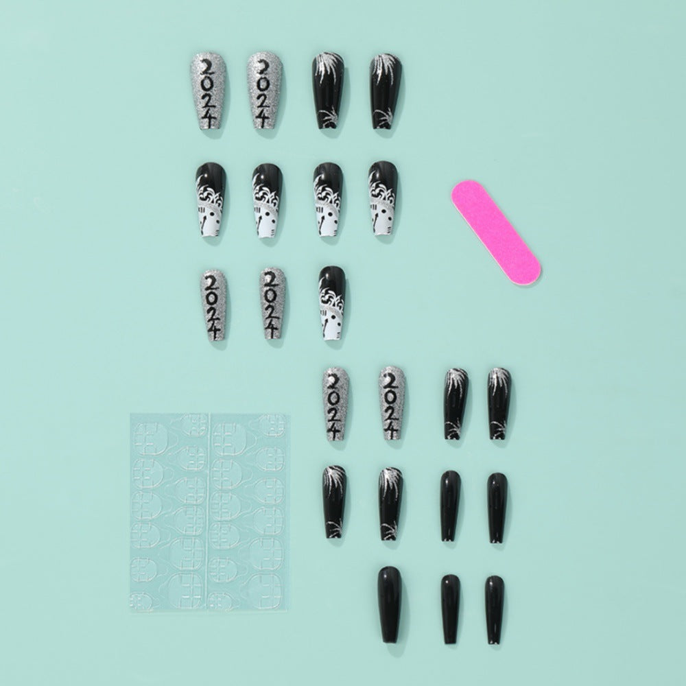 Artificial nails in elegant black and white design Stornfield
