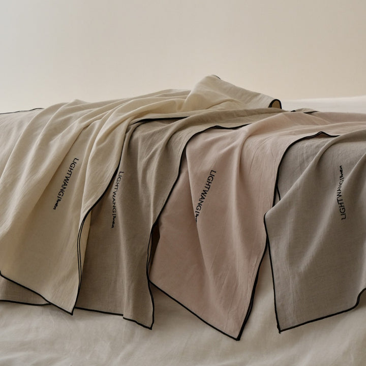 Reversible Linen-Blend Duvet Cover Set with Contrasting Piped Edge and Pillow Shams