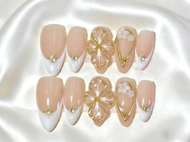 Elegant Press-On Nail Art Set with Luxurious Floral Accents