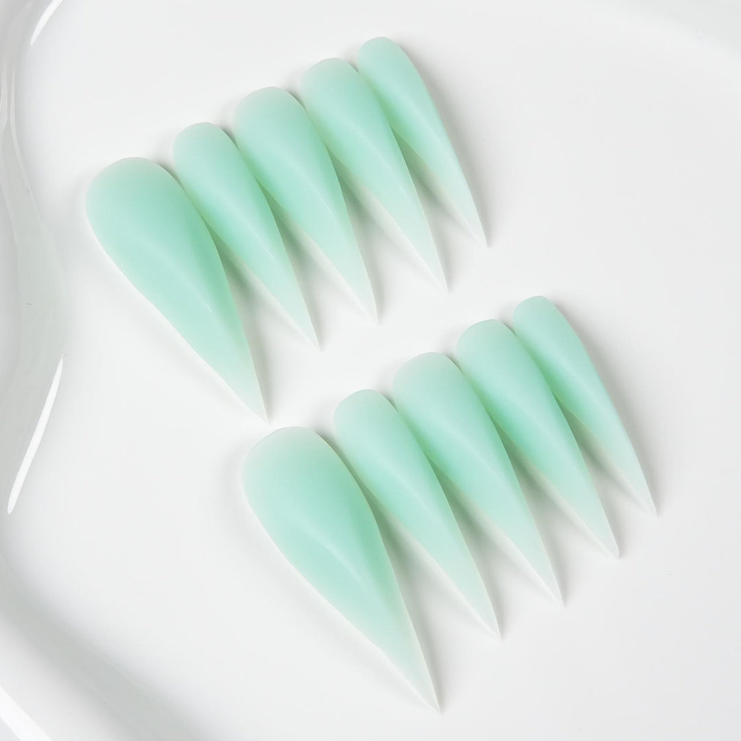 Stiletto Press-On Nail Set with Glossy Finish  1791255100