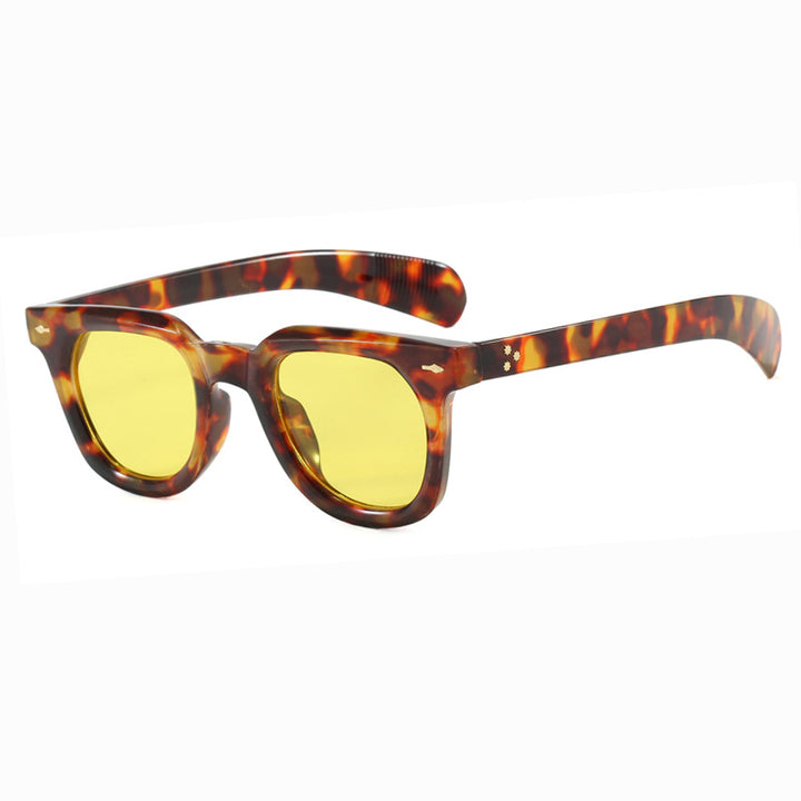 Women's stylish sunglasses in trendy design with elegant frame Stornfield