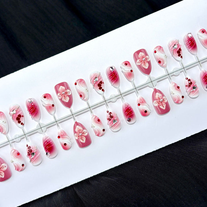 Elegant Polka Dot and Lace Press-On Nail Set