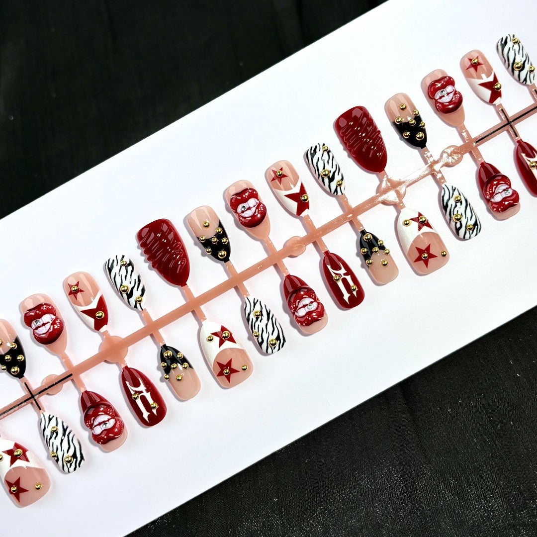 Glamorous Press-On Nail Art Set with Stylish Patterns