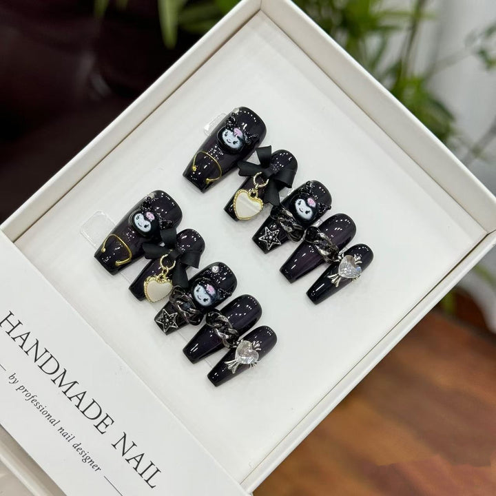 Artistic Themed Press-On Nail Set with Unique Charms and Designs