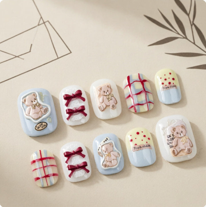 Cute artificial nails with bear motif Stornfield
