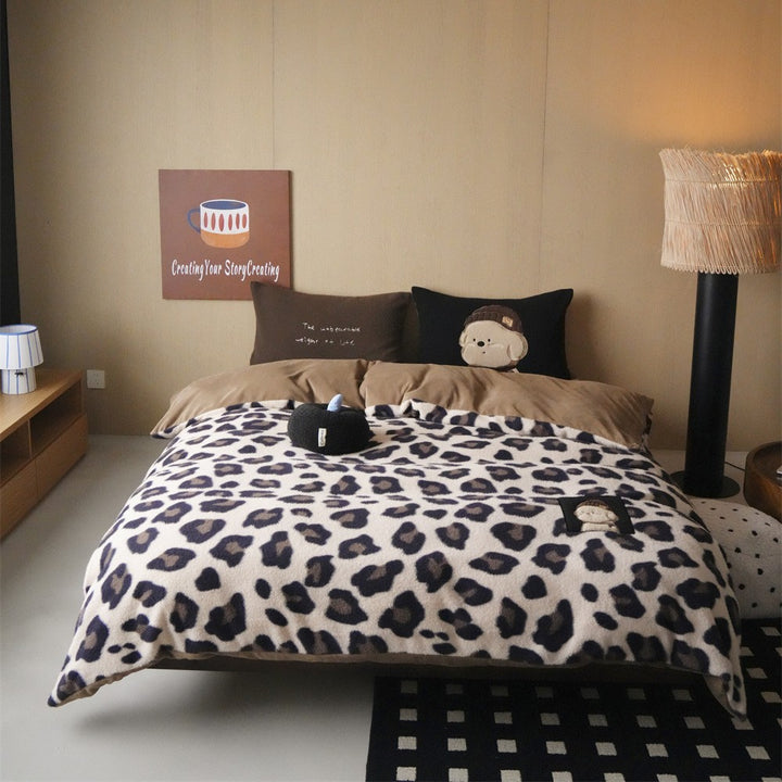 Fluffy reversible bedding set with polka dot design and plush applications