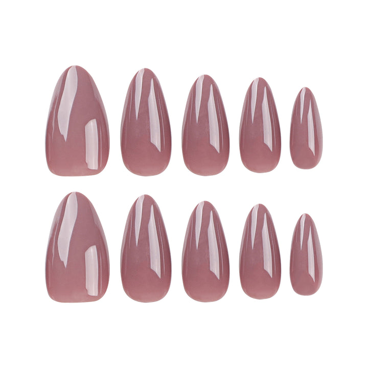 High-quality nail extensions in elegant almond shape Stornfield