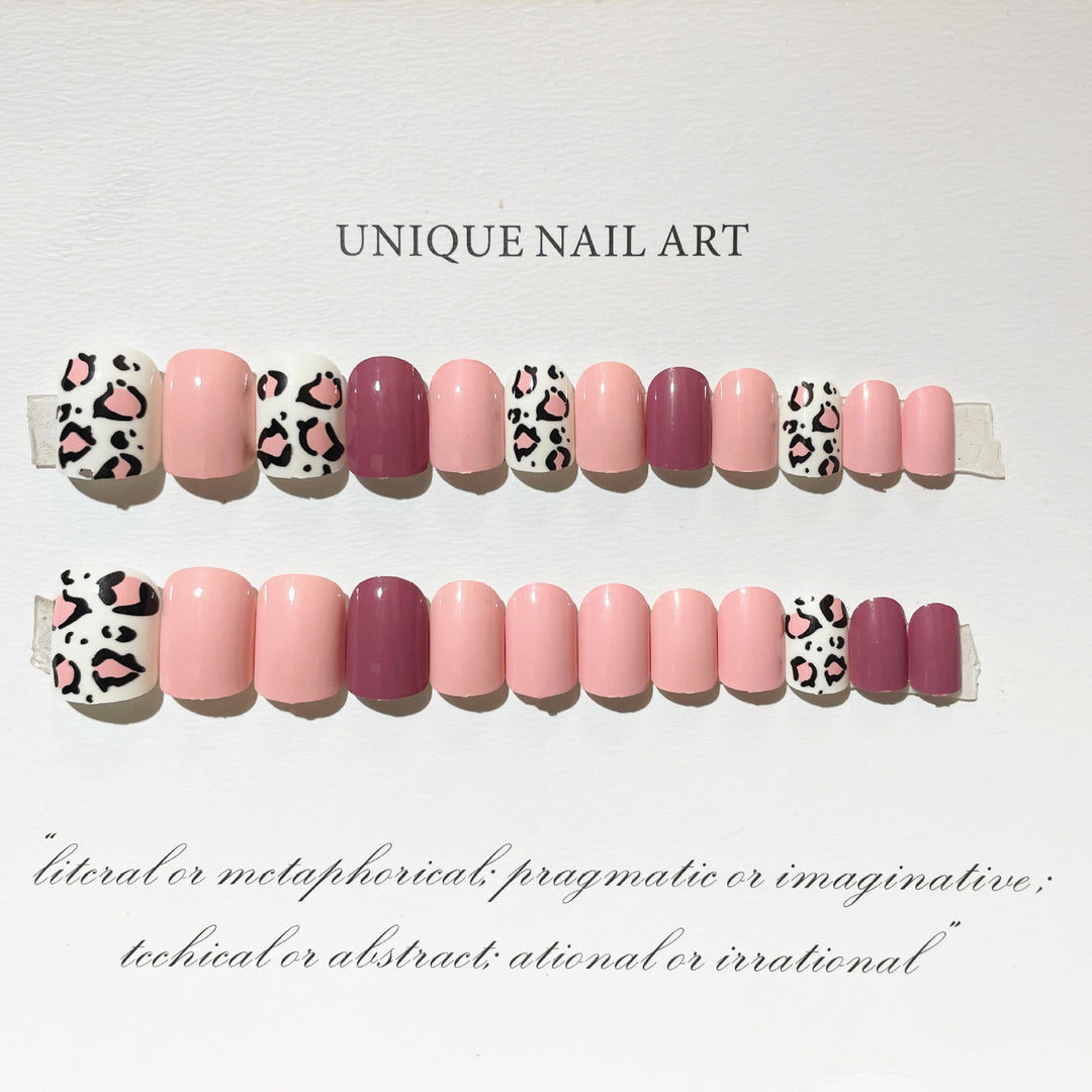 Stylish Press-On Nail Set with Leopard Design