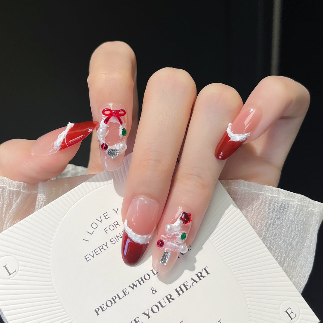 Holiday-Themed Press-On Nail Art Stornfield