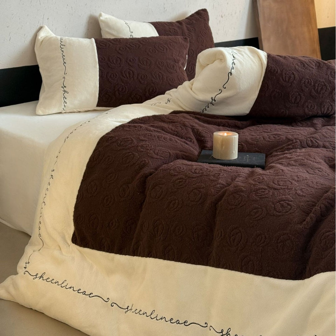 Quilted Cotton Sateen Reversible Duvet Cover Set with Embroidered Script Border