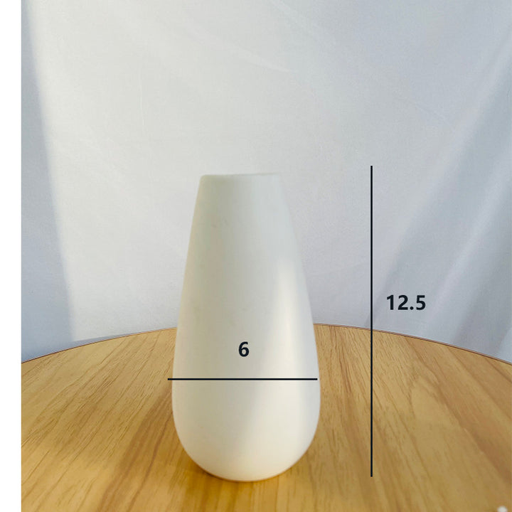 Elegant Ribbed Ceramic Vase Stornfeild