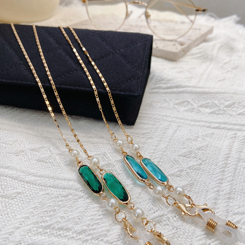 Elegant Necklace with Unique Pendant Stornfield