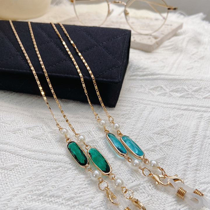 Elegant Necklace with Unique Pendant Stornfield