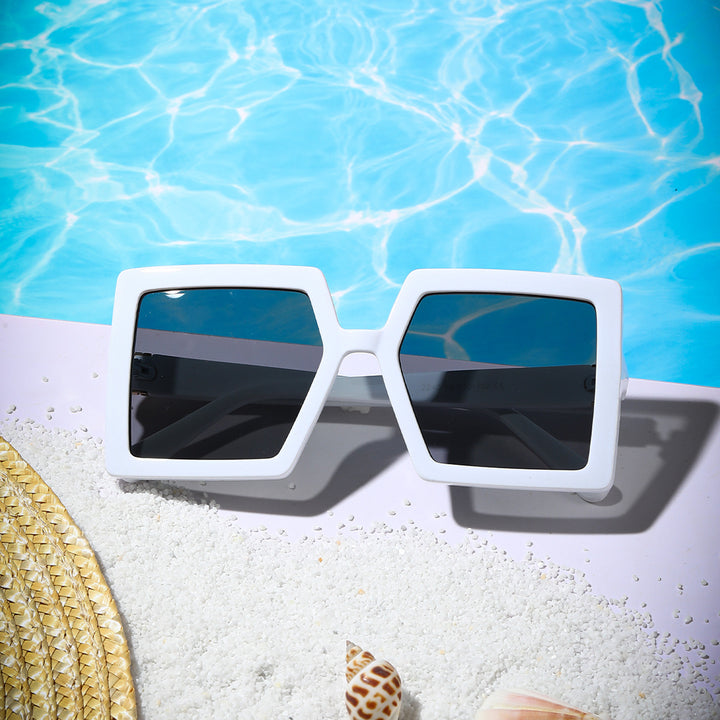 Ladies geometric sunglasses with modern, wide frame Stornfield