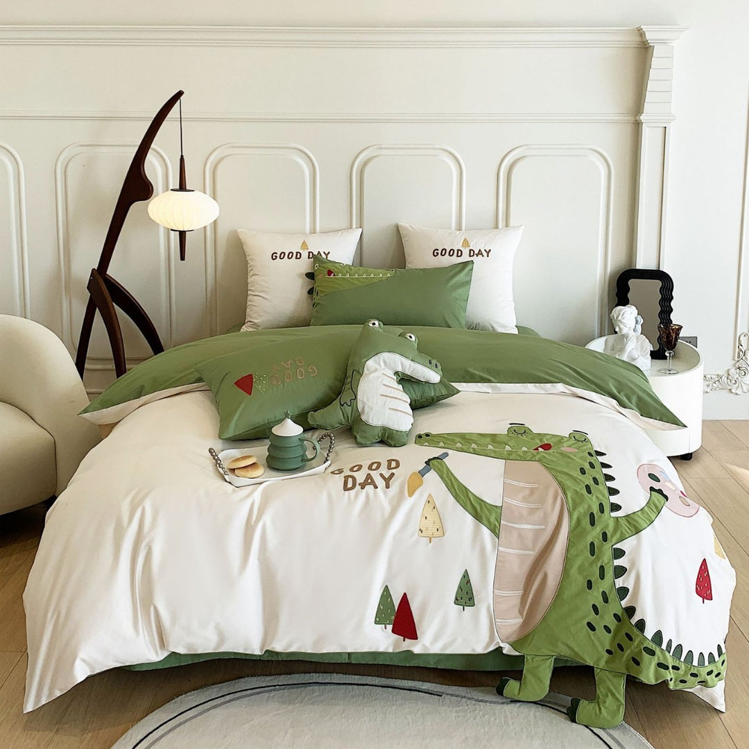 Reversible cotton satin bedding set with 3D crocodile applique and cuddle pillow