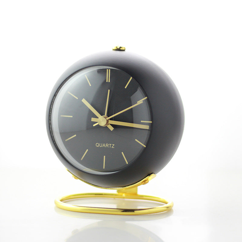 Elegant Table Clock in Scandinavian Design Stornfield